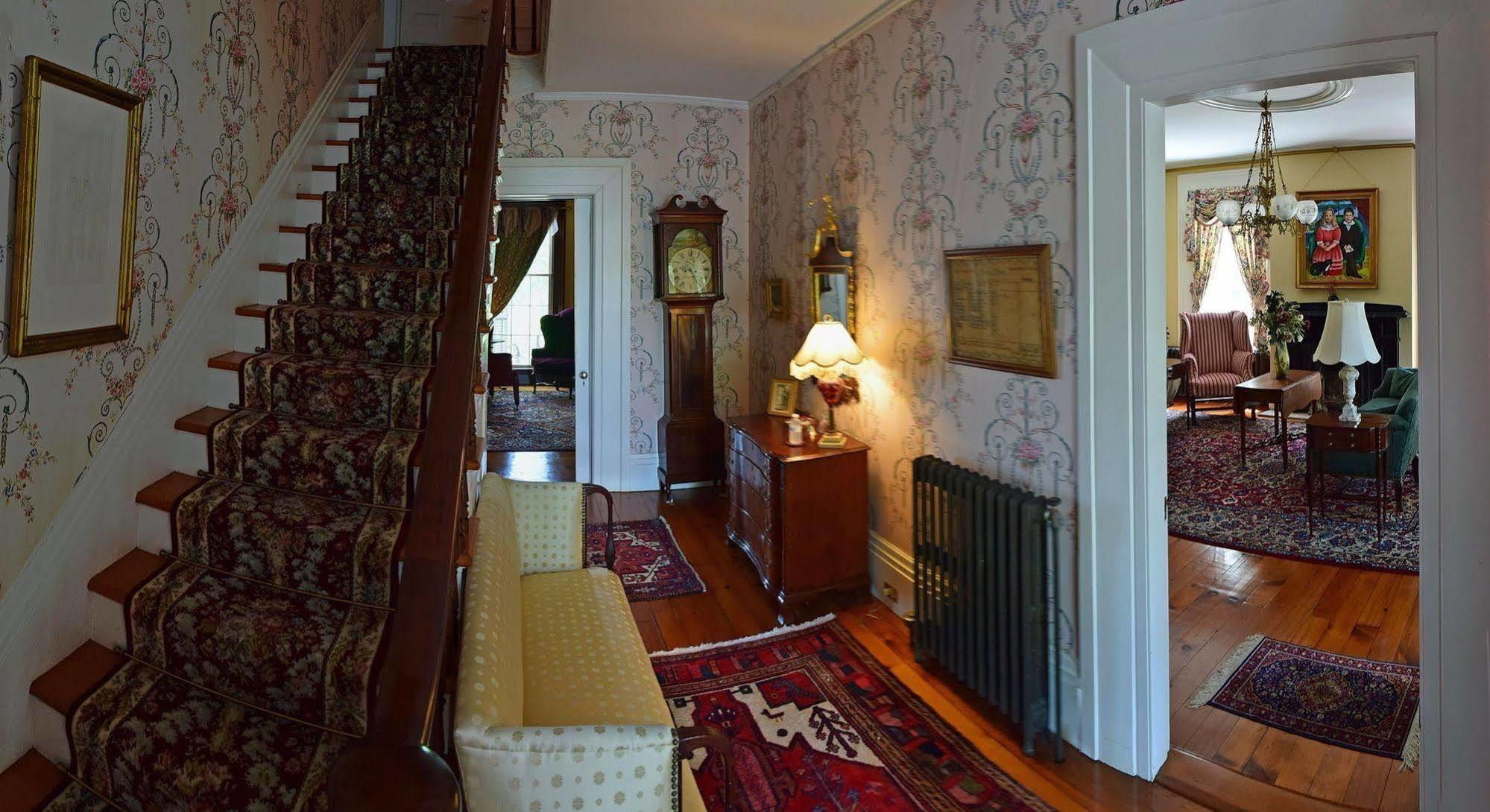 Oakcliff Bed And Breakfast Halfmoon エクステリア 写真