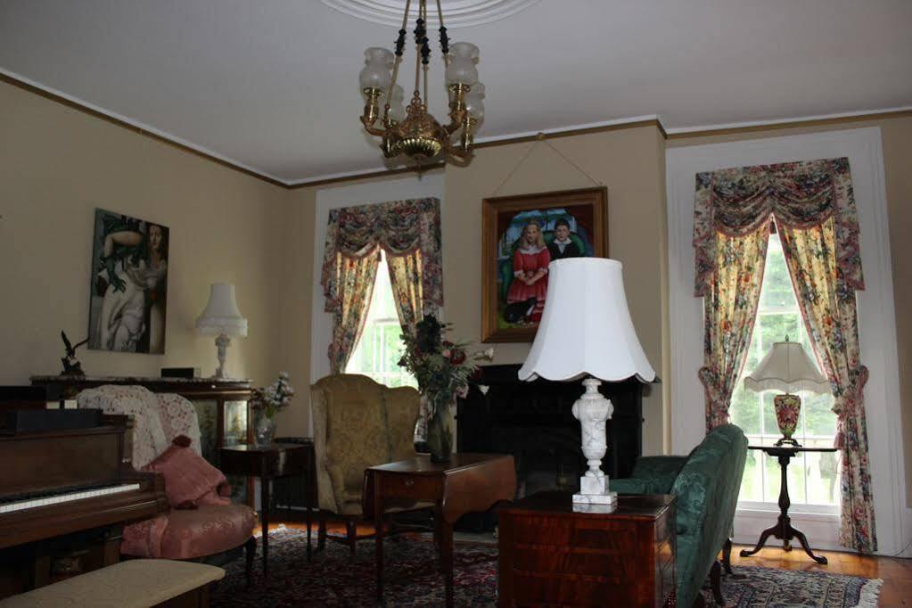 Oakcliff Bed And Breakfast Halfmoon エクステリア 写真